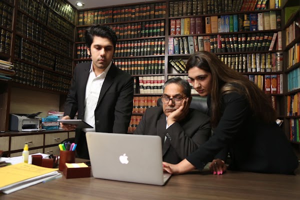 Advocate