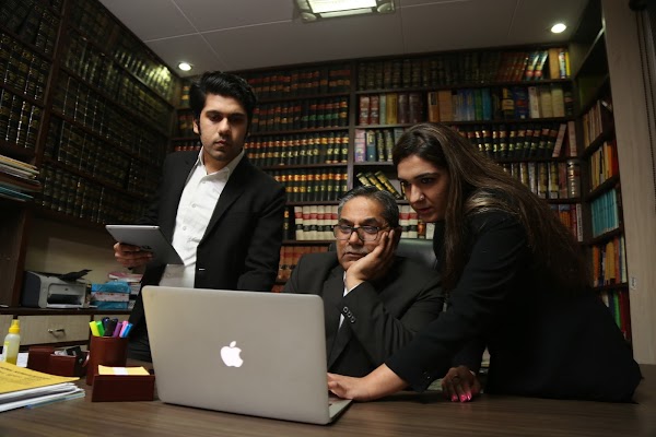 Advocate