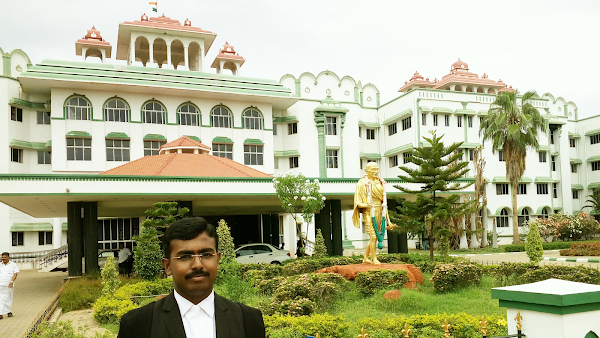 Advocate